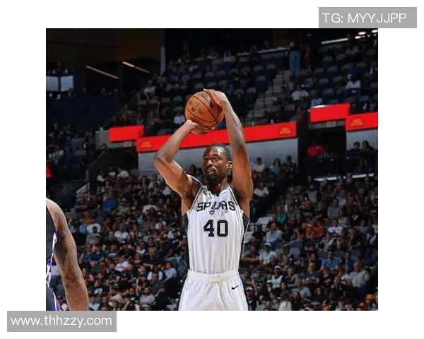 哈里森巴恩斯在NBA赛场上的成长与挑战之路探讨 哈里森巴恩斯在NBA赛场上的成长与挑战之路探讨