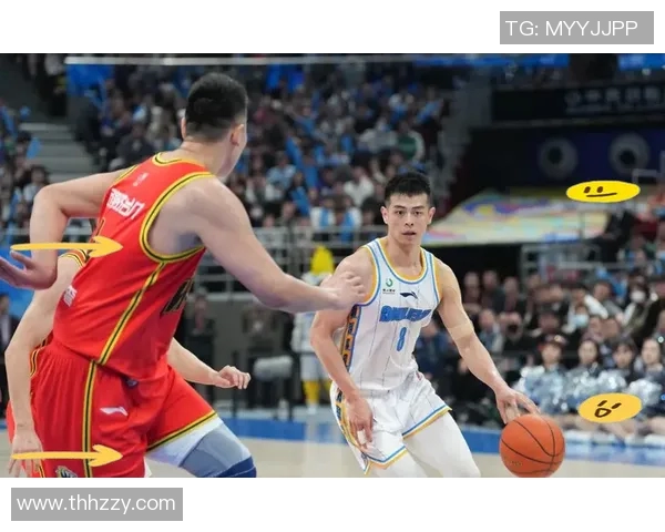 方硕的篮球之路：从青涩少年到赛场明星的成长故事与奋斗历程