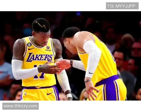 老鹰与湖人精彩对决完整视频回顾尽享篮球盛宴