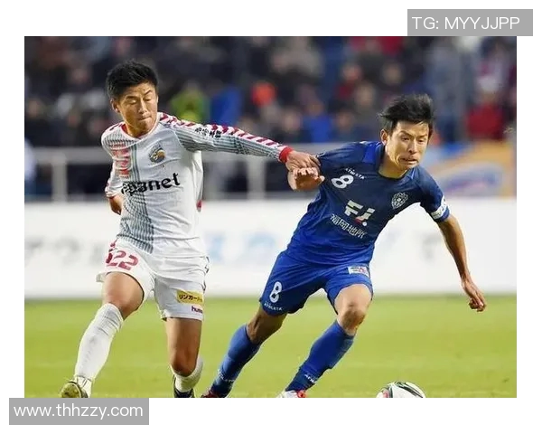 福冈黄蜂与群马的激烈对决展现足球魅力与团队精神