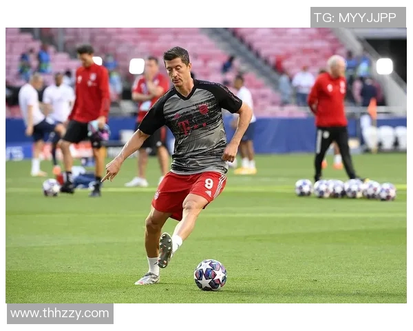 莱万欧冠表现惊艳10场打入12球射手榜领跑金靴稳了