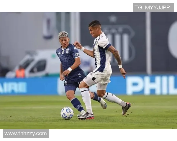 迪巴拉的足球之路：从阿根廷天才到欧洲顶级前锋的蜕变与挑战